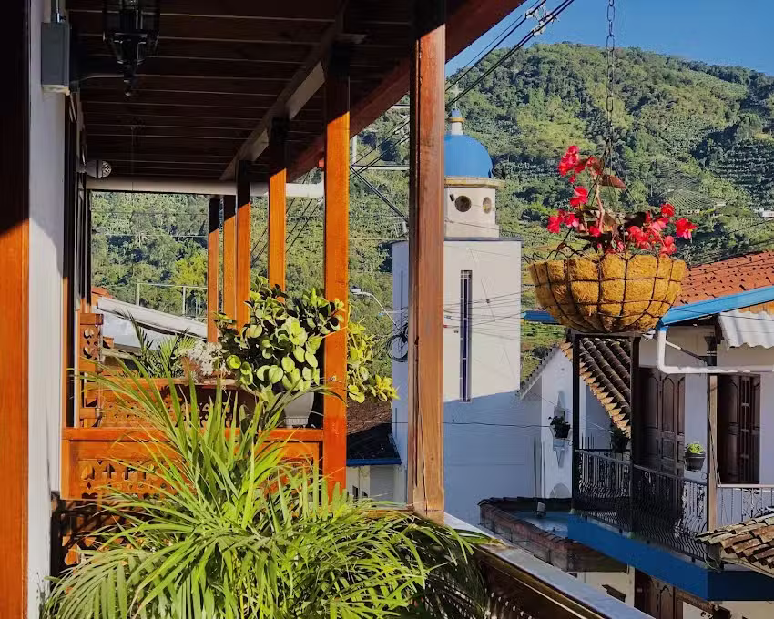 HOTEL PLENITUD JARD&Iacute;N