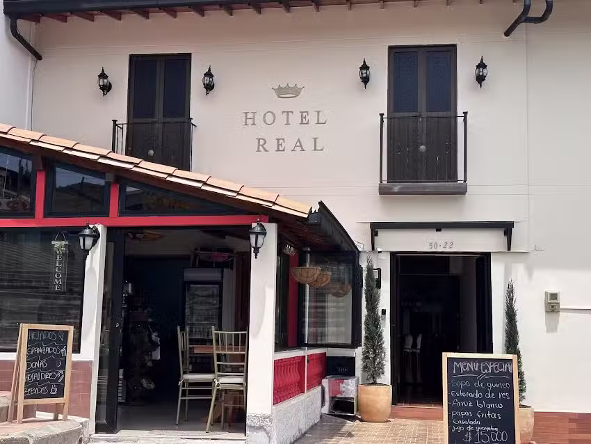 HOTEL REAL