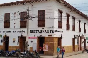 Hotel restaurante y artesan&iacute;as la esquina de piedra