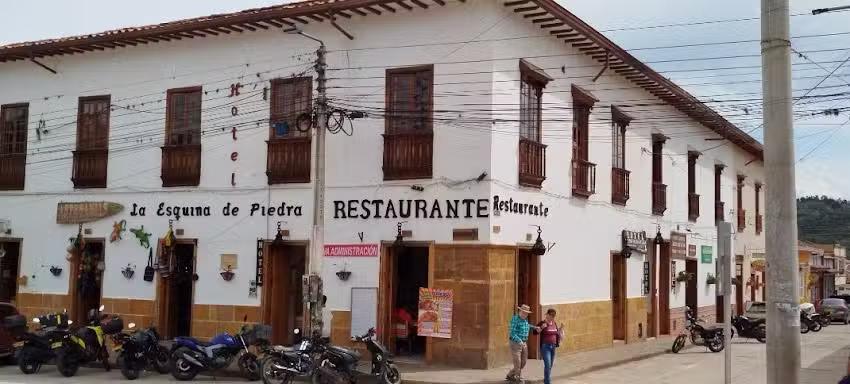 Hotel restaurante y artesan&iacute;as la esquina de piedra