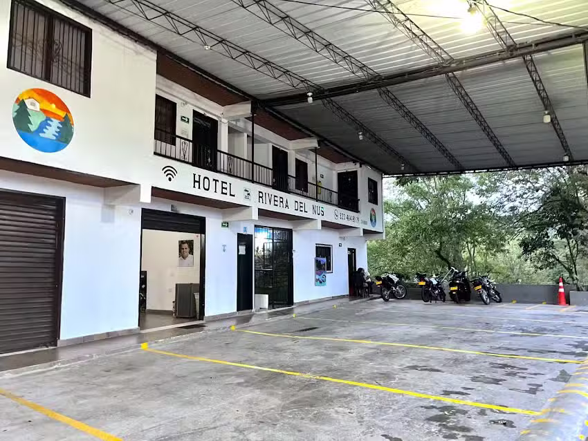 Hotel Rivera Del Nus