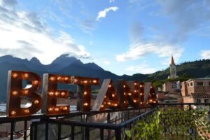 Hotel & Rooftop Farallones Betania