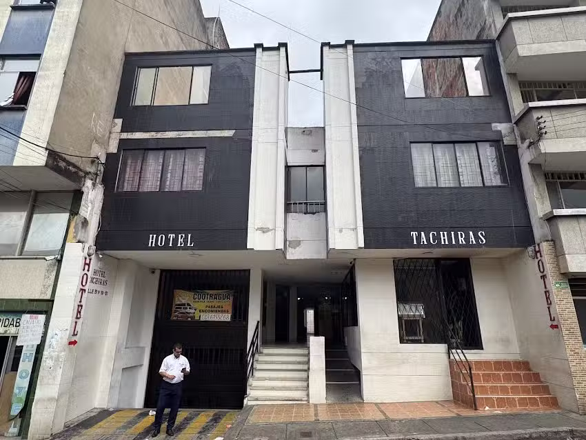 Hotel T&aacute;chiras