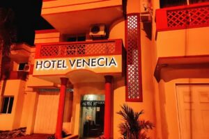 Hotel Venecia Ceret&eacute;
