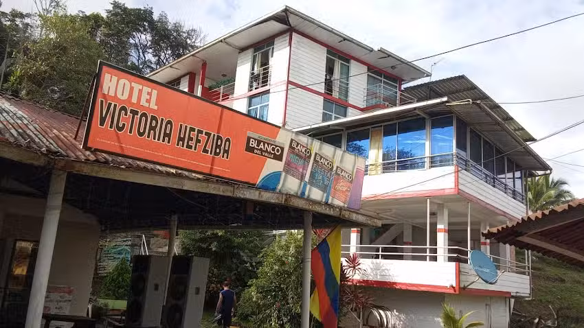 HOTEL VICTORIA HEFZIBA