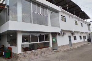 Hotel y Parqueadero Los Naranjos