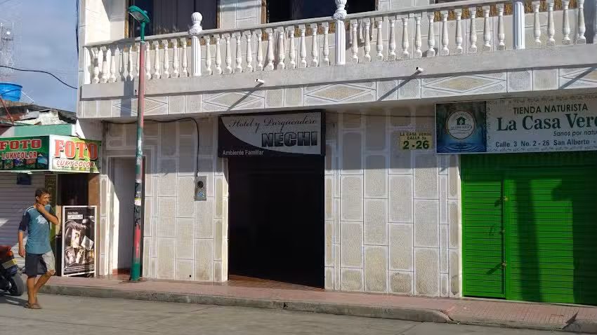 Hotel Y Parqueadero Nechi
