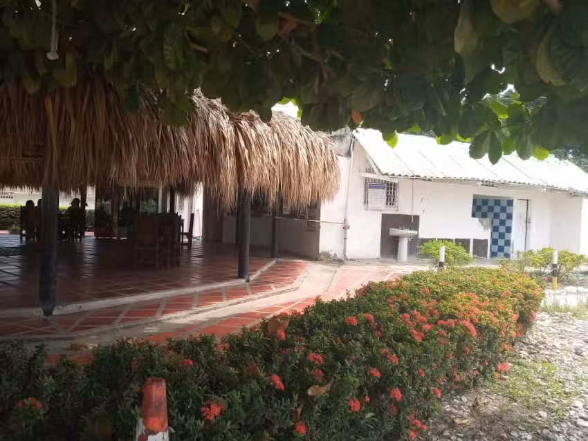 Hotel Y Restaurante La Troncal