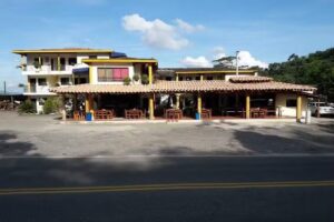 Hotel Y Restaurante Media Luna