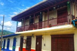 La Casa de las Flores Hostal