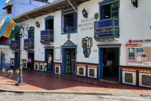 La Casona Guatap&eacute;