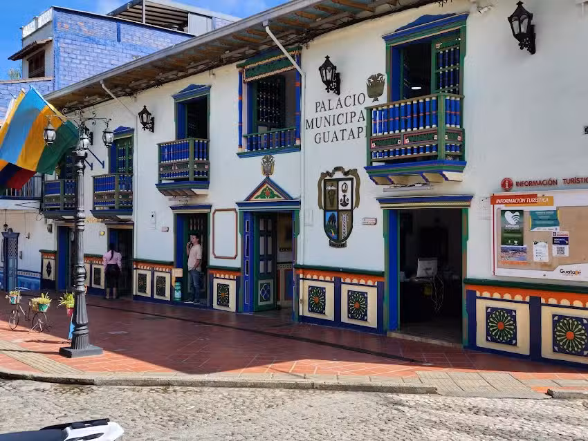 La Casona Guatap&eacute;