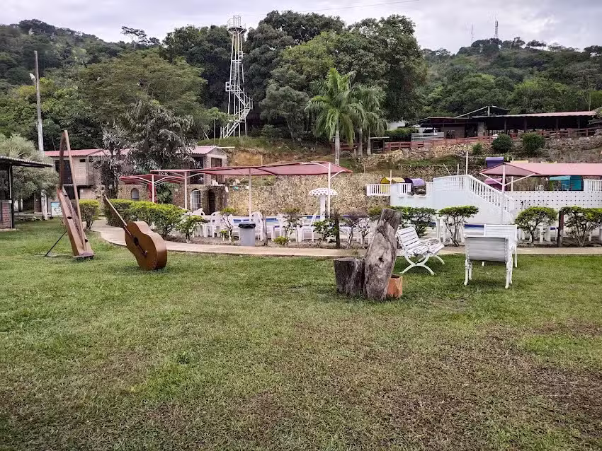 La Colina, mirador tur&iacute;stico