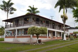 La Cristalina finca hotel(km 7 Via Armenia-Yarumito Bajo)