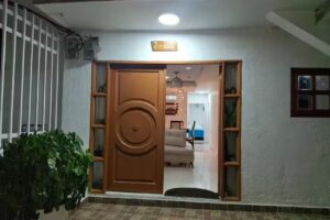 La Niña Mire ( casa )