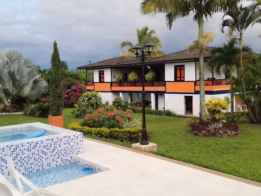 La Suiza Finca Tur&iacute;stica.