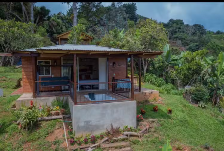 Las Margaritas Caba&ntilde;as Cali