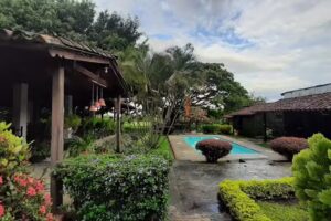 Los Cerezos Alojamiento & Restaurante Rural