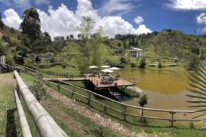 Los Lagos de Jas&uacute;