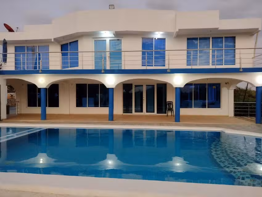 Malecon Caba&ntilde;as