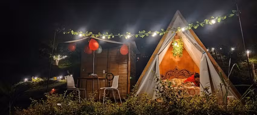 M&Aacute;NDALA GLAMPING