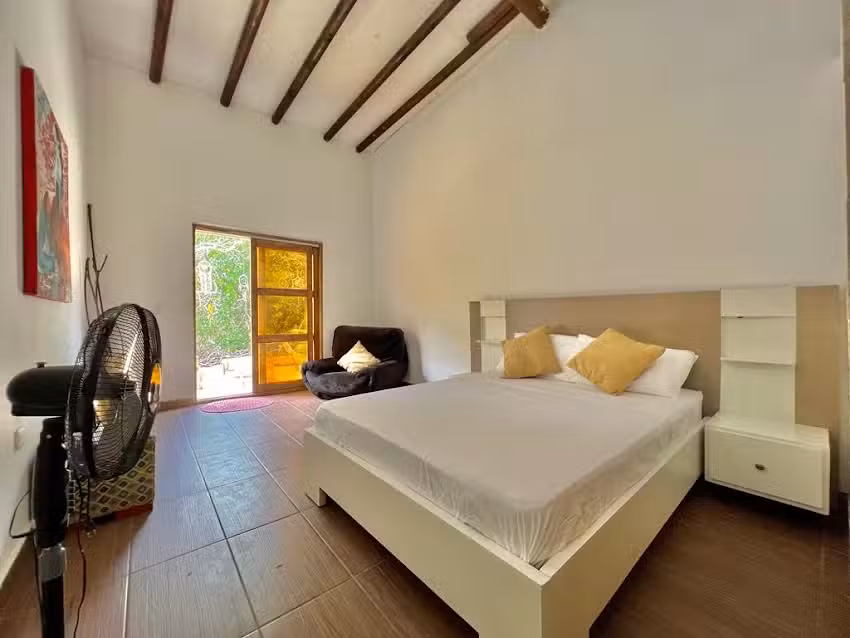 Medusa Hostal Isla Tintip&aacute;n