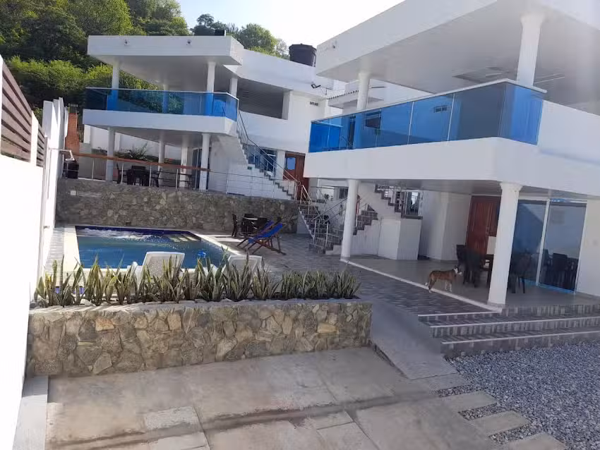 MIRADOR DEL MAR (pozos colorados)