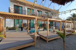 Mo&ntilde;itos Beach Hotel