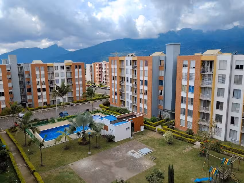 Multifamiliares Llano Grande VIS