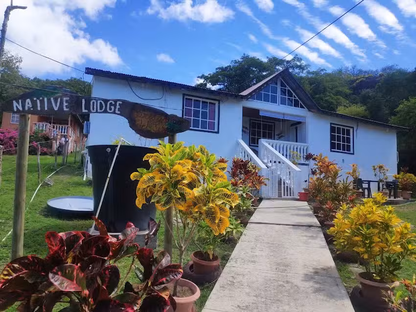 Native Lodge Brisas del Sur