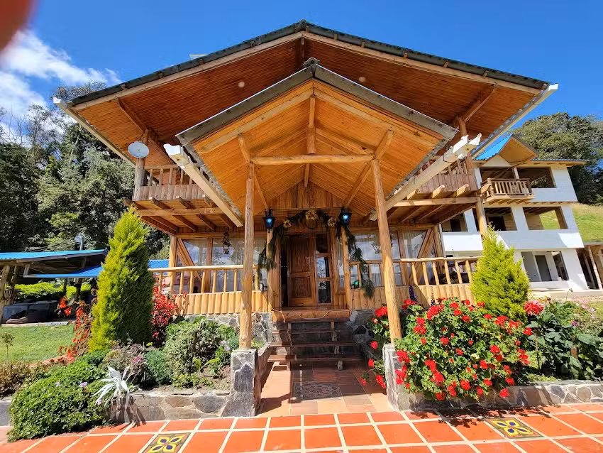 Pakari, Lake view Caba&ntilde;a