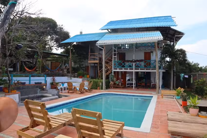 PALOMAR Ecocaba&ntilde;a y Hostal