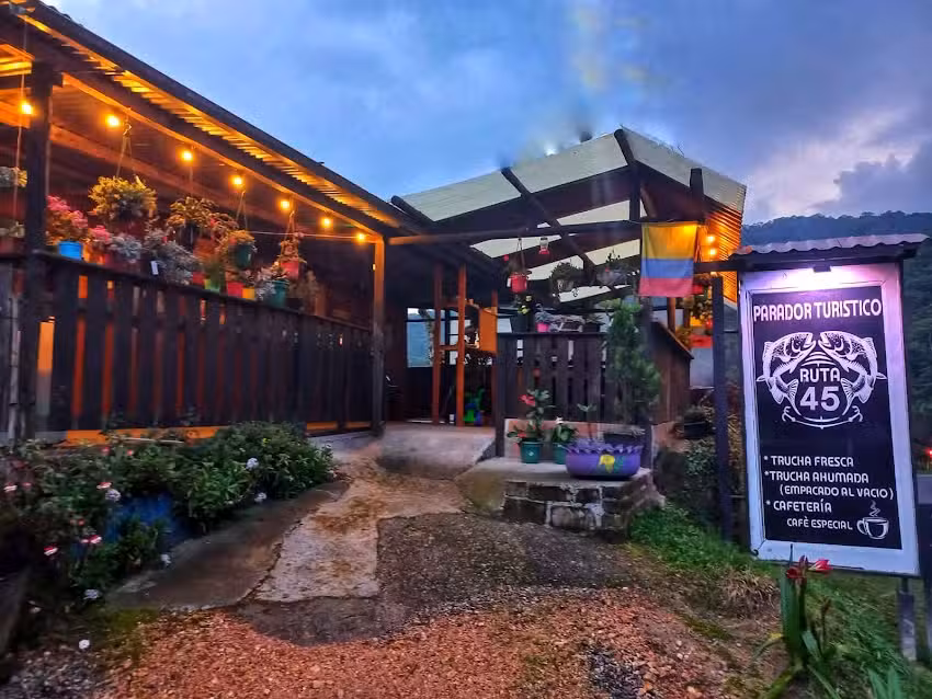 Parador Tur&iacute;stico Ruta 45