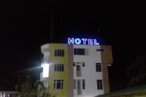 Parqueadero Y Residencias El Viajero