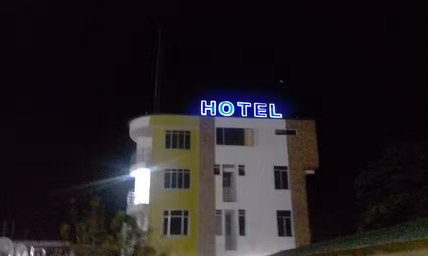 Parqueadero Y Residencias El Viajero