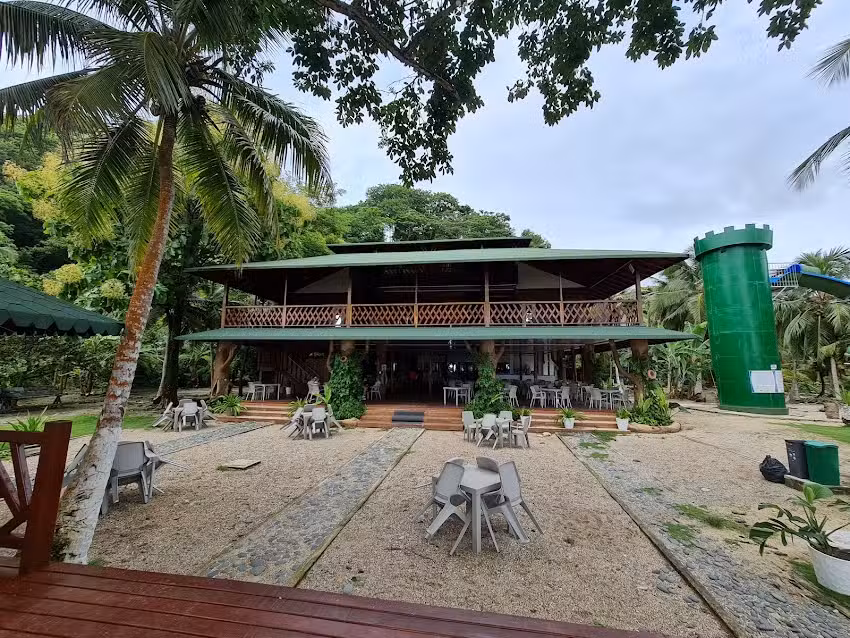 Playa Soledad Hotel y Restaurante