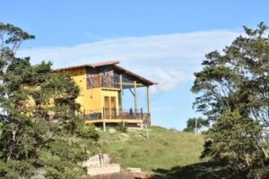 Reserva Natural y Cascada Los Tucanes