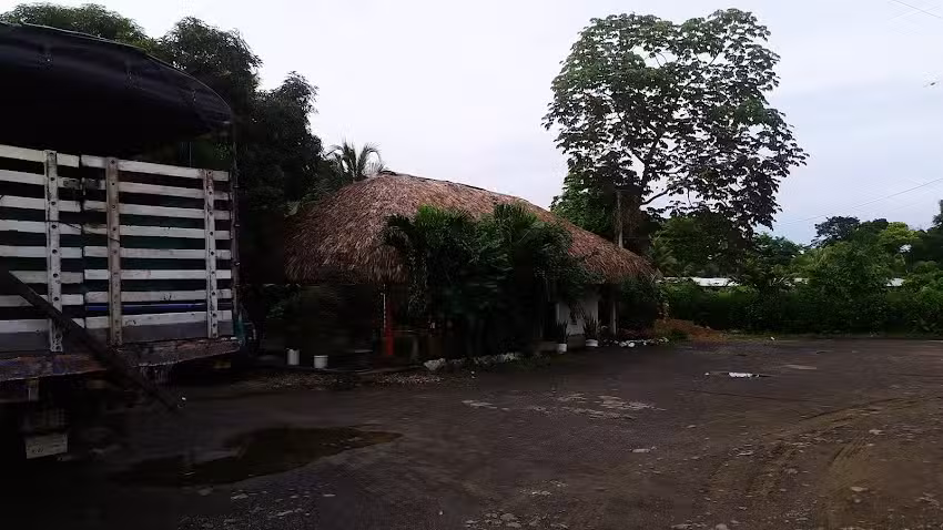 Restaurante y Hospedaje La Salida