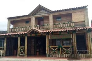 Restaurante y Hospedaje Los Tumbilos