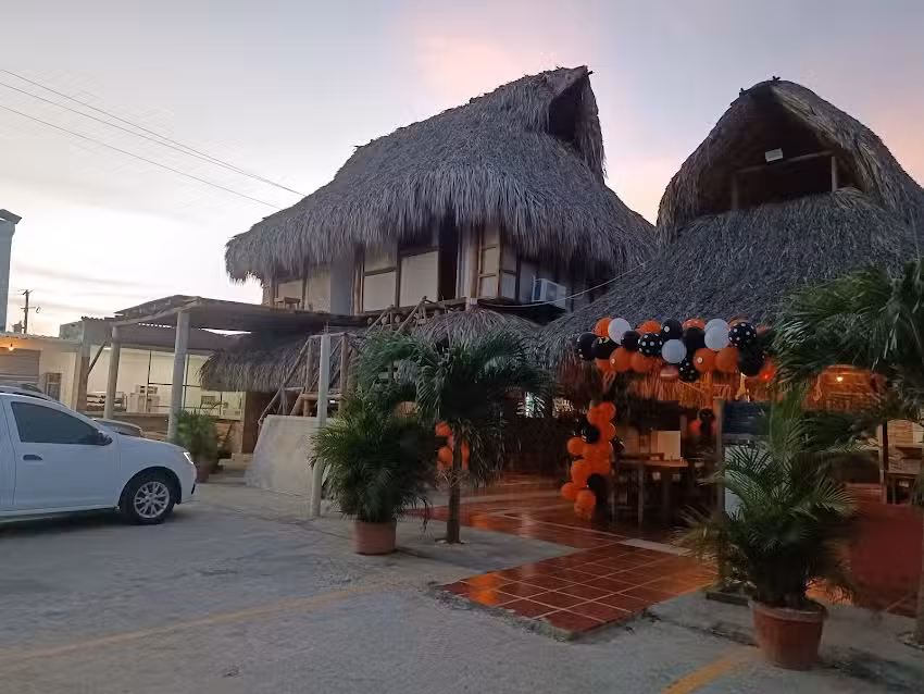 RESTAURANTE Y HOTEL PAICOS BARU