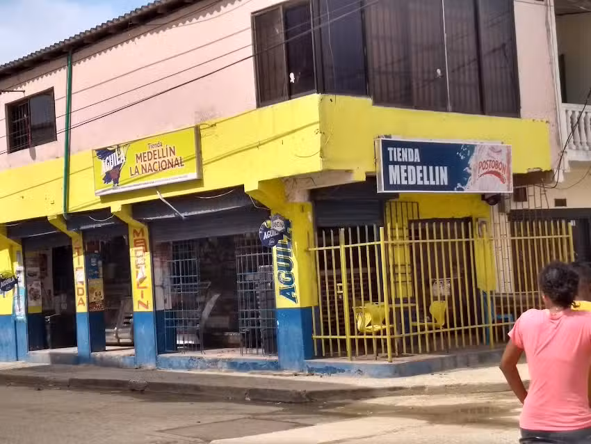 Sav&aacute;ta Hostal