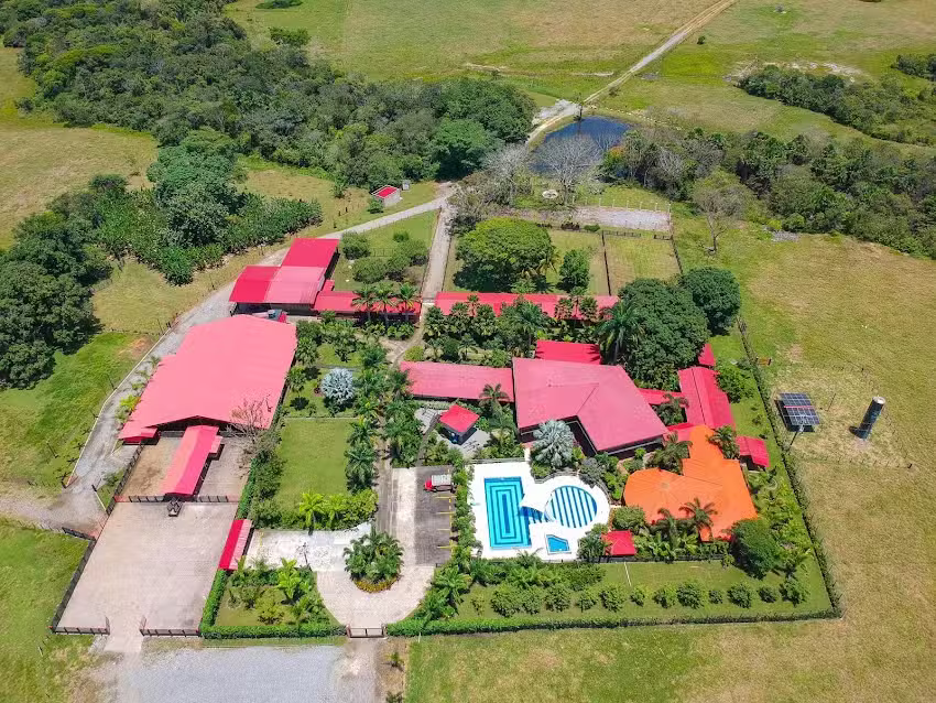 Suyay Finca Ganadera y Turistica