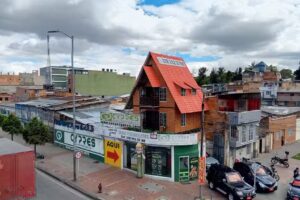 TransMilenio &ndash; Estaci&oacute;n 7 de Agosto