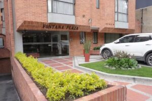 Travelers Apartamentos & Suites Fontana Plaza