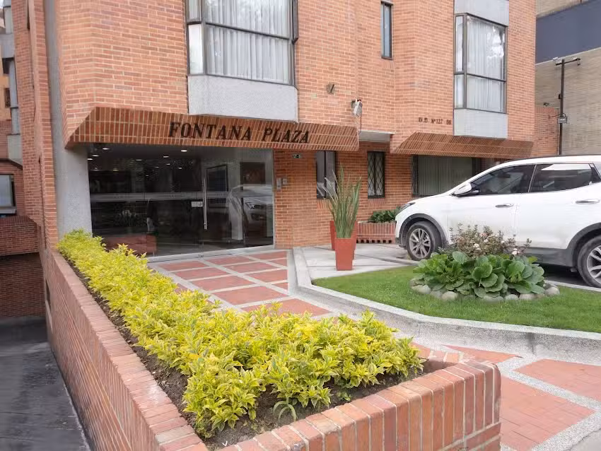 Travelers Apartamentos & Suites Fontana Plaza