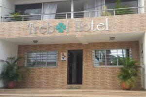 Tr&eacute;bol Hotel Cisneros