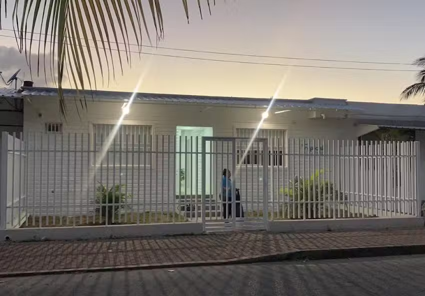 Tropical Breeze Aeropuerto