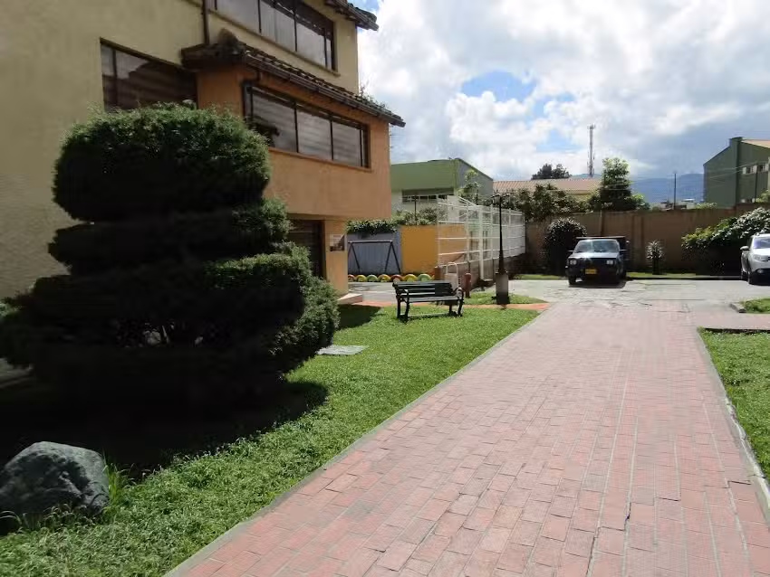 Unidad Residencial La Aurora