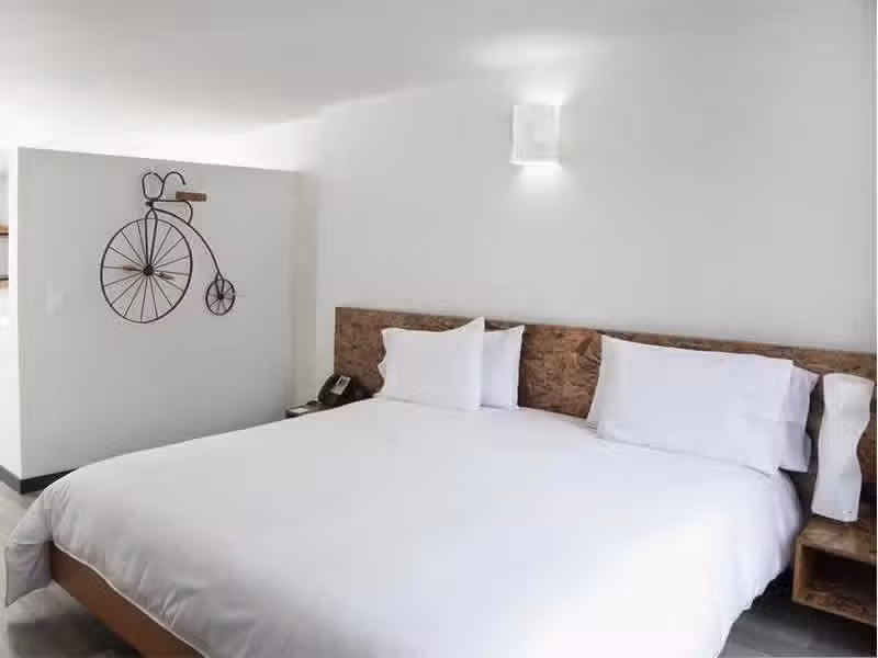 Viaggio Studios City Apartments