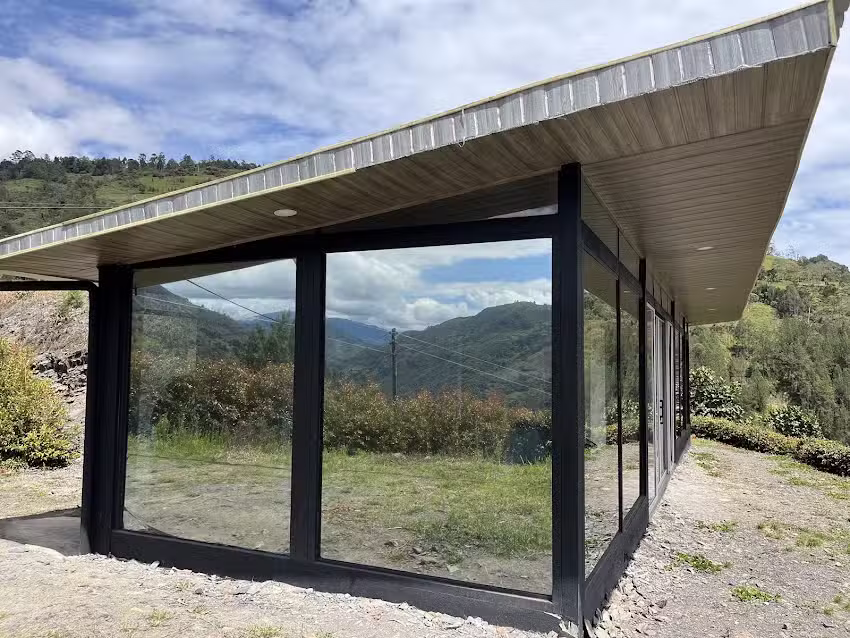 Xi&eacute; House Ubal&aacute;